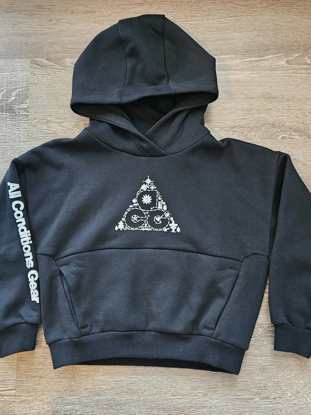 Nike ACG Icon Fleece Graphic Kids' Black  Hoodie with Sleeve Logo Size Small